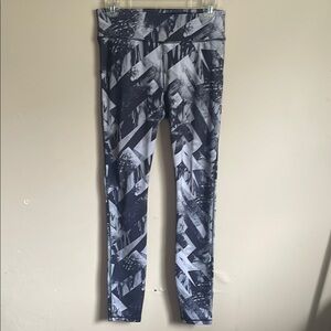 Women's Geometric Print Leggings - Black and Gray (Bin X)​
